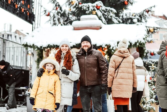 1H Private Photoshoot in Old Town of Riga - Vecriga: old streets with Christmas character