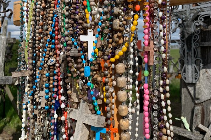 5,5 Hour Small Group Tour to Hill of Crosses from Riga - The guides make or break the journey