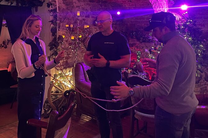 Medieval Experience: Guided Sightseeing and Food Tasting - Why the private format changes the value
