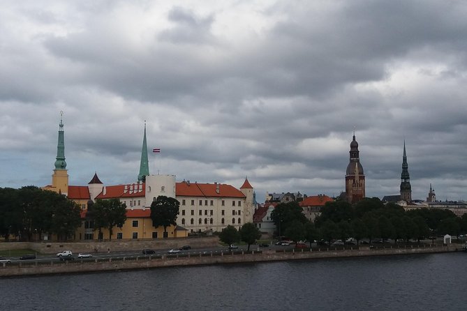 Old Riga Walking Tour / Riga Altstadt Spaziergang - The Three Brothers and the final Old Riga highlights