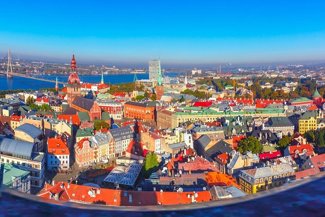 Old Town And Art Nouveau Walking Tour Of Riga - What the private format adds