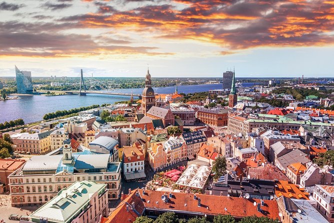 Old Town Walking Tour of Riga - What the guides add to the route