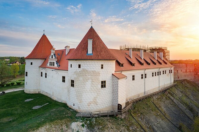 Private Full-Day Trip to Hill of Crosses, Rundale Palace & Bauska - Rundale Palace: Latvia’s grand Baroque showpiece