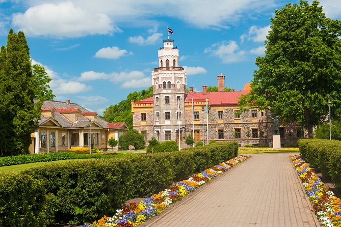 Private Full-Day Trip to Turaida, Sigulda, and Cesis - The guide can make or break the experience