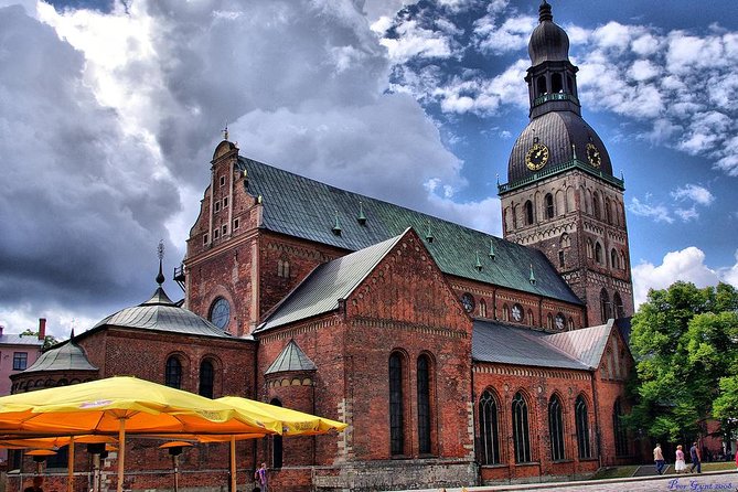 Private grand Riga city tour - Central Market and the everyday side of Riga