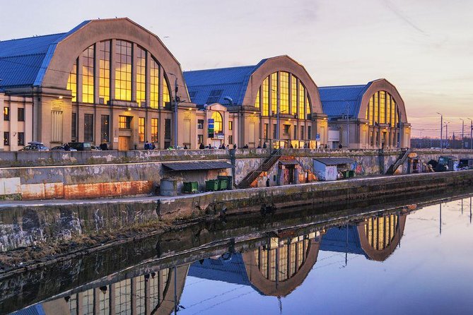 Private grand Riga city tour - Livu Square and the vanished river