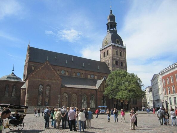 Riga at Night Photoshoot Tour - Key details before you book