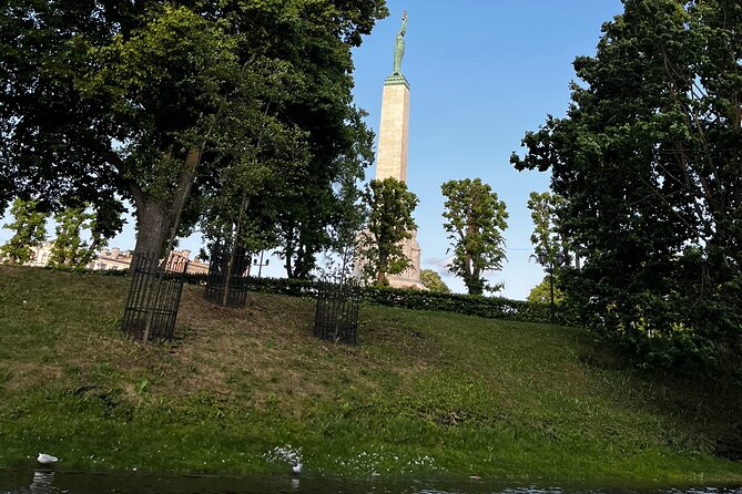 Riga Canal and Daugava Boat Tour with Welcome Drink & Audio Guide - Who will get the most from this cruise?