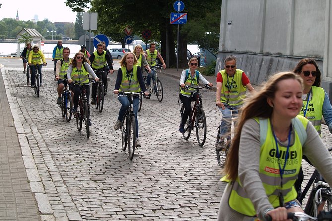 Riga Highlights Bike Tour - Why a bike is a smart way to see Riga