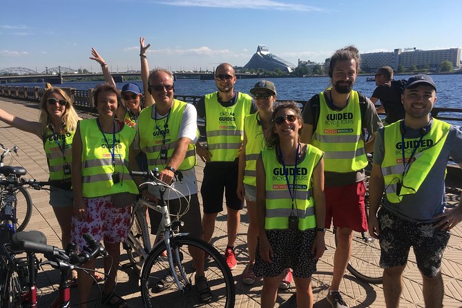 Riga Highlights Bike Tour - Viesturdārzs, triumphal arches, and Riga’s park life