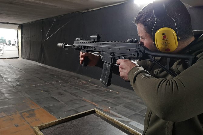 Riga Shooting Range : the Winchester, Glock 17, and Kalashnikov - Three very different firearms in one Riga session