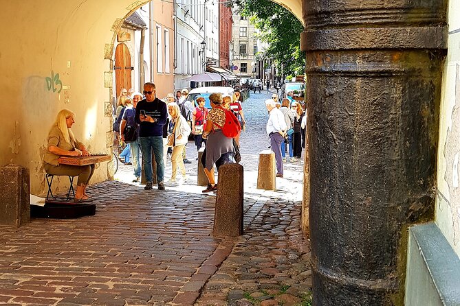 Riga Sightseeing Tour for First Time Visitors - Armands and the value of a tiny group