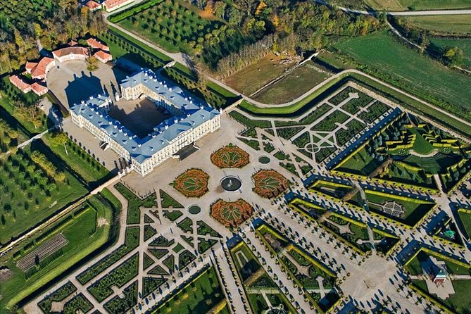 Riga to Vilnius - Sightseeing transfer - The drive itself: a comfortable way to carry your bags