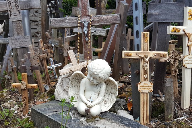 Tour from Riga - Vilnius via Bauska, Rundale, The Hill of Crosses - Food, tickets, and luggage need a little planning